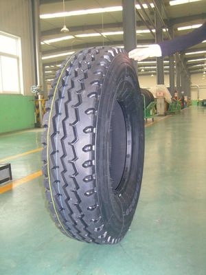 Les pneus de remorque 315/275 80r 22.5 et les pneus de direction 1200R20 385/65R22.5
