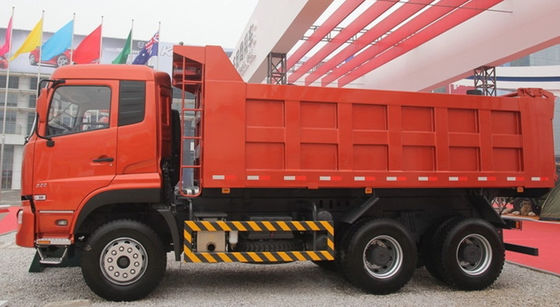 Couleur rouge de modèle d'entraînement du camion à benne basculante d'exploitation de DongFeng 6X4 avec 340HP Cummins Engine